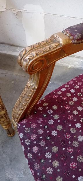 Paire de fauteuils à dossier plat en bois...