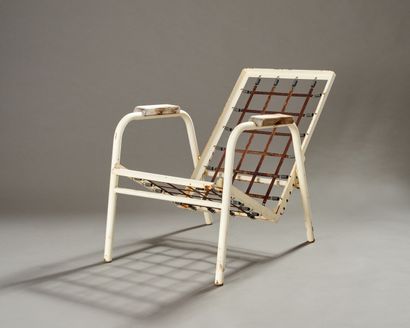 Jean PROUVE (1901-1984).

Fauteuil de repos...