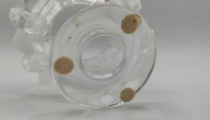 LALIQUE, France. 

Vase, modèle DAMPIERRE...