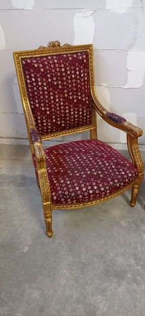 Paire de fauteuils à dossier plat en bois...