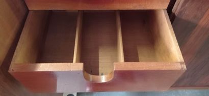 Importante enfilade en placage de palissandre...