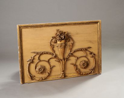 Élément de boiserie de forme rectangulaire...