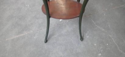 Table de salon en acajou et placage d'acajou.

Pose...