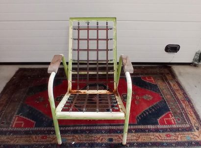 Jean PROUVE (1901-1984).

Fauteuil de repos...