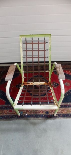 Jean PROUVE (1901-1984).

Fauteuil de repos...