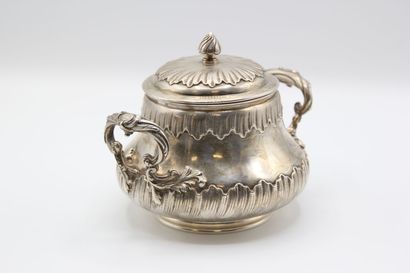 Coffee service in silver with foliage. 

It...