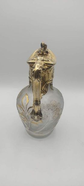 DAUM.

Decanter / ewer ART NOUVEAU in crystal...