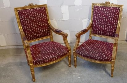 Paire de fauteuils à dossier plat en bois...