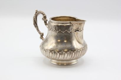 Coffee service in silver with foliage. 

It...
