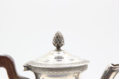 Cafetière tête à tête en argent.

Décor de...