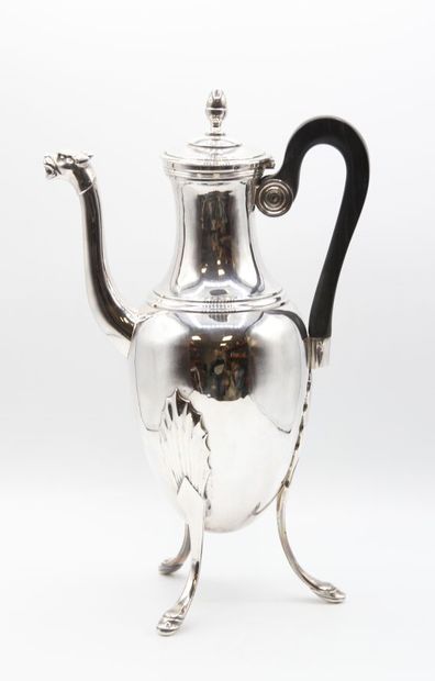 LEBRUN. 

Importante et lourde cafetière...