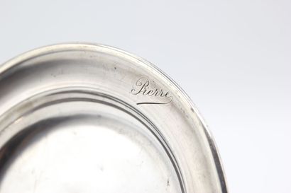 Assiette à bouillie en argent.

Décor de...