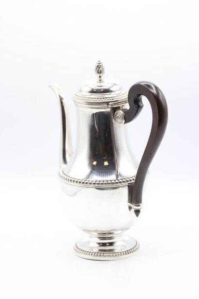 Cafetière en argent.

Pied, corps, couvercle...