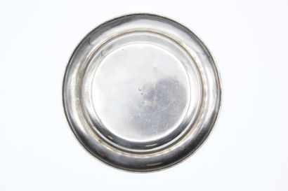Assiette à bouillie en argent.

Décor de...