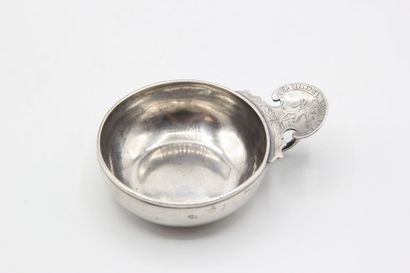 ROUEN, vers 1739

Tasse à vin / cidre normand...