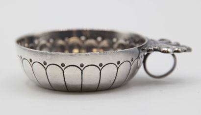 Taste-vin en argent au rare modèle dit «...