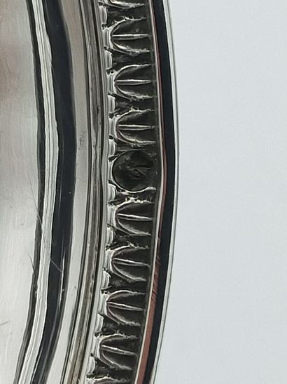 Soucoupe ou présentoir en argent d'époque...