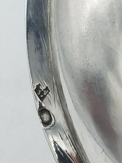 Soucoupe ou présentoir en argent d'époque...