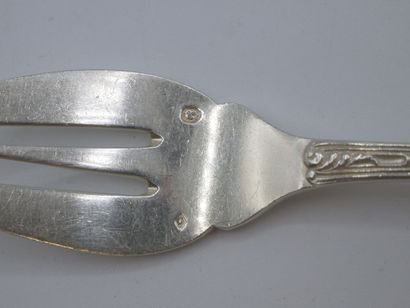 Service à poisson en argent de style Louis...
