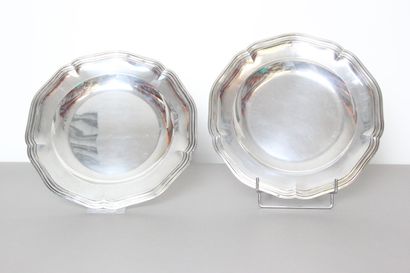 Paire de plats en argent.

Modèle filet contour.

Aile...