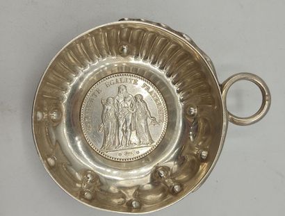 Taste-vin en argent à décor de cupules et...