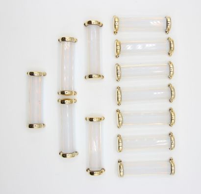 Service de porte-couteaux (12) en verre opalescent...