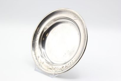 Assiette à bouillie en argent.

Décor de...