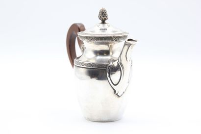 Cafetière tête à tête en argent.

Décor de...