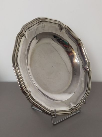 Paire de plats en argent.

Modèle filet contour.

Aile...