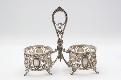 
Salière double en argent style Louis XVI.




Décor...