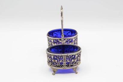 
Salière double en argent style Louis XVI.




Décor...