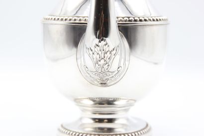 Cafetière en argent.

Pied, corps, couvercle...