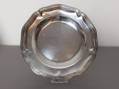 Paire de plats en argent.

Modèle filet contour.

Aile...