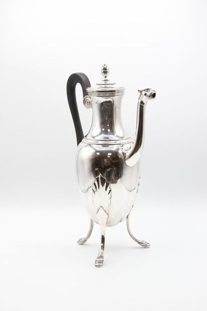 LEBRUN. 

Importante et lourde cafetière...