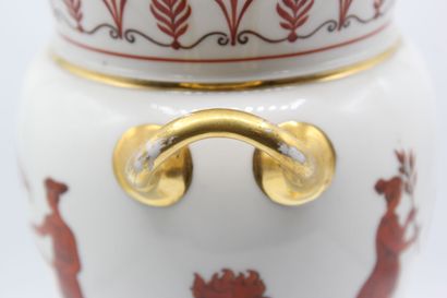 Manufacture SAINT HONORE in Paris.

Vase...