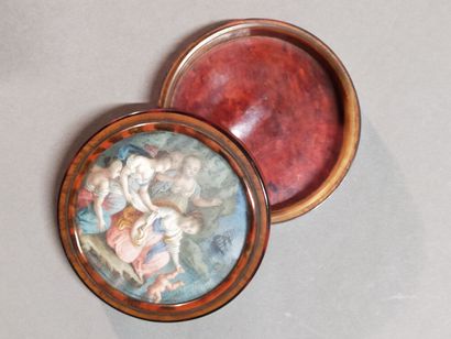 Small circular box in tortoiseshell and burr...