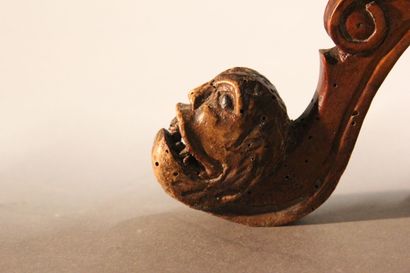 Curious carved wooden cup.

Full decoration...
