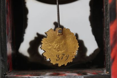 Small cartel of violin shape, and its base...