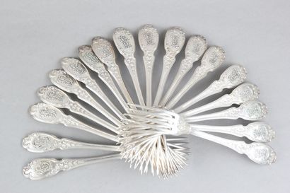 Silver household with violin spatula, foliage...