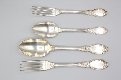 Silver household with violin spatula, foliage...