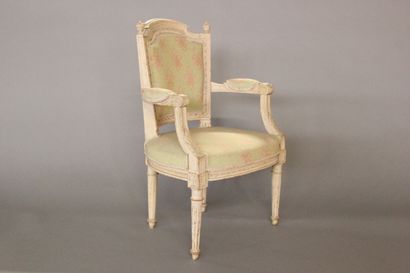 Child's armchair in carved wood and rechambered...