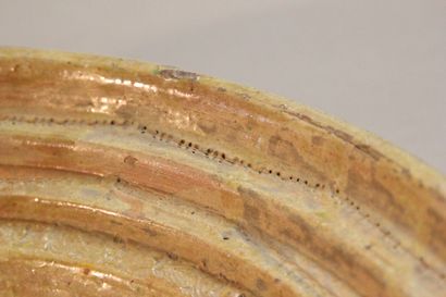 Dish of circular form out of enamelled terra...