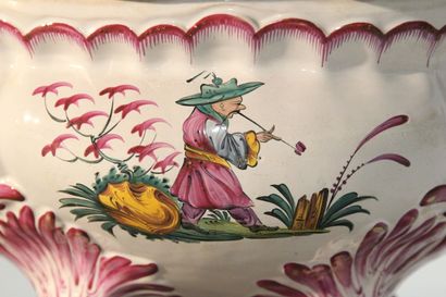LUNEVILLE.

Covered tureen and its dormant...
