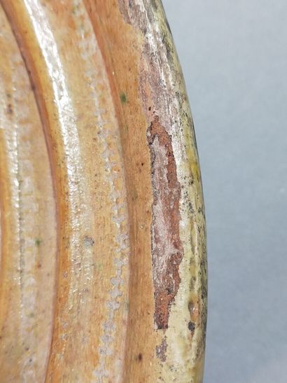 Dish of circular form out of enamelled terra...