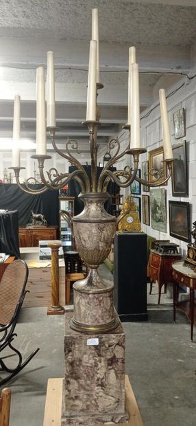 Important pair of candelabras in lacquered...