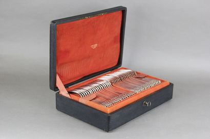 DEBAIN 

Important silver menagere of 137...