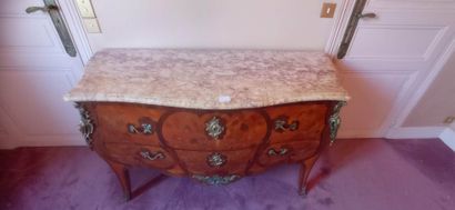 Chest of drawers in veneer curved all sides.

Opens...
