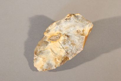 Biface in cut flint.

Provenance: Vienna...