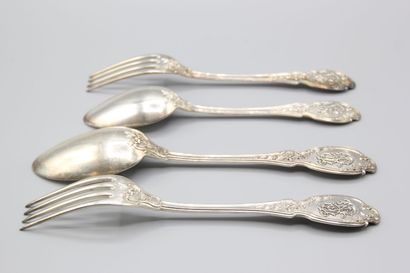 Silver household with violin spatula, foliage...