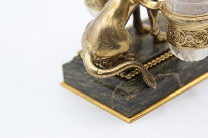 BOIN TABURET 

Bouquet holder in vermeil...